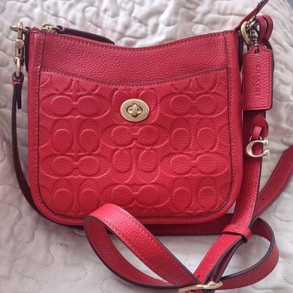 Coach Handbags - Coach chaise red crossbody convertible